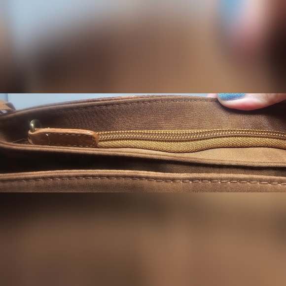 St. Johns Bay Leather Cognac Brown Feather Organizer Crossbody Shoulder Bag NWT - Picture 11 of 16